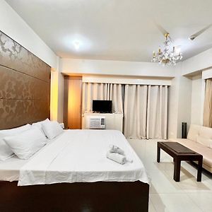 Deluxe Queen Suite